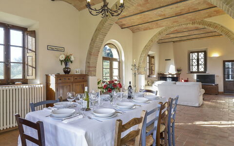 Alborata 10: Mobilia, Tavolo, Interior Design, Sedia, Cucina & Sala Da Pranzo Tavolo, Casa, Sala Da Pranzo, Pavimentazione, Camera, Soffitto