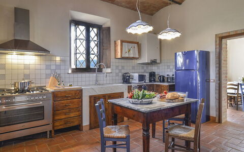 Alborata 10: Mobilia, Pavimentazione, Interior Design, Cucina, Legna, Pavimento, Soffitto, Casa, Cabinetry, Illuminazione
