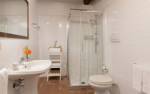 Crognole 6: Parete, Bagno, Pavimentazione, Idraulico Fixture, Lavandino Del Bagno, Interior Design, Pavimento, Lavello, Idraulico, Rubinetto