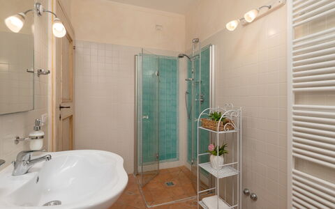 Antiche Pietre 10: Bagno, Idraulico Fixture, Interior Design, Lavandino Del Bagno, Parete, Pavimentazione, Pavimento, Lavello, Rubinetto, Idraulico