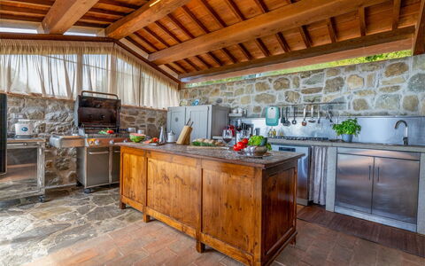 Antiche Pietre 10: Cucina, Legna, Controsoffitto, Mobilia, Pavimentazione, Cabinetry, Casa, Elettrodomestico Da Cucina, Piastrella, Apparecchio Major