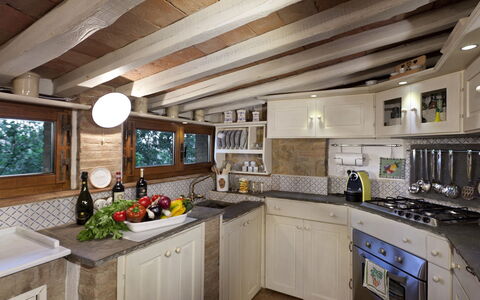 Borgo Paradiso 4+2: Cucina, Legna, Interior Design, Controsoffitto, Apparecchio Major, Mobilia, Pavimentazione, Soffitto, Casa, Elettrodomestico Da Cucina