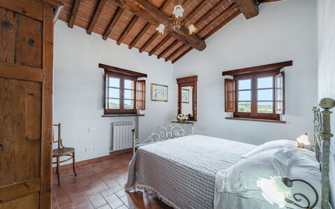 Casale Cinque Valli 8: Wall, Furniture, Home, Bedroom, Bed, Bed Frame, Villa, Houseplant, Farmhouse, Attic