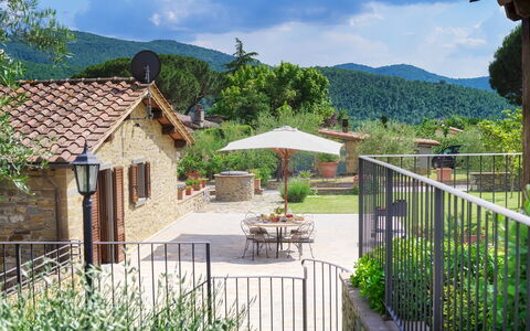 Vinciluna 4: Villetta, Agriturismo, Catena Montuosa, Mobili Da Esterno, Estate, Hacienda, Villaggio, Landscaping, Giardino, Shade