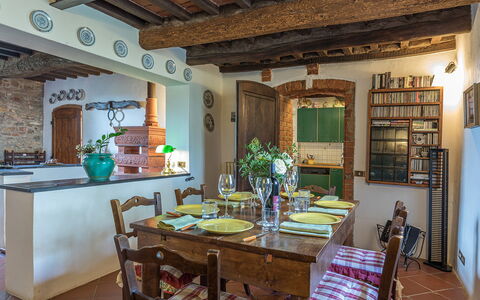 Poderino 6: Mobilia, Parete, Legna, Interior Design, Sala Da Pranzo, Pavimentazione, Cucina & Sala Da Pranzo Tavolo, Tavolo, Casa, Sedia
