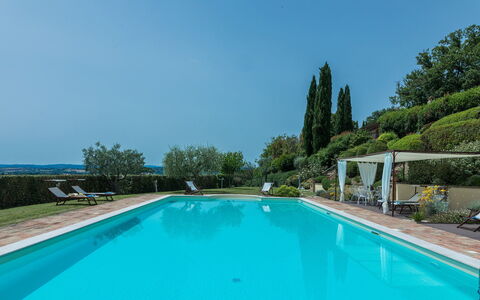 Il Borgo 16: Piscina, Hacienda, Ricorrere, Villa, Landscaping, Eco Hotel, Resort Citta ', Cortile