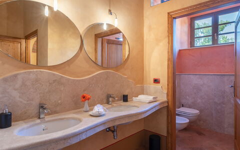 Terripi 10: Idraulico Fixture, Parete, Lavandino Del Bagno, Pavimentazione, Interior Design, Bagno, Lavello, Pavimento, Rubinetto, Idraulico