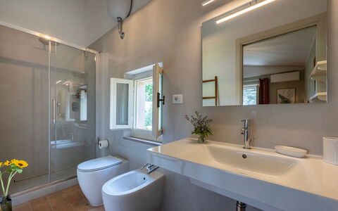 Villa Caterina 8: Plumbing Fixture, Bathroom, Flooring, Sink, Interior Design, Bathroom Sink, Floor, Tap, Plumbing, Home