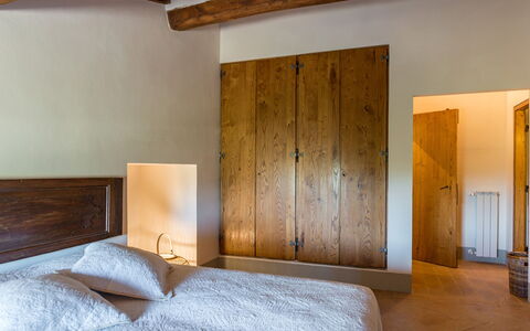 Podere Fabbrica 12: Pavimentazione, Parete, Interior Design, Legna, Camera Da Letto, Pavimento, Mobilia, Letto, Camera, Pavimento In Legno