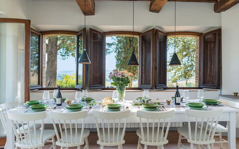 Podere Fabbrica 12: Mobilia, Interior Design, Tavolo, Legna, Sala Da Pranzo, Sedia, Cucina & Sala Da Pranzo Tavolo, Soffitto, Illuminazione, Camera