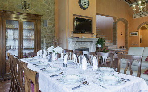 Le Terre di Nunzio 12: Mobilia, Interior Design, Tavolo, Sedia, Tavola, Cucina & Sala Da Pranzo Tavolo, Sala Da Pranzo, Camera, Soffitto, Illuminazione