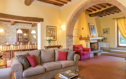 Villa Santa Maria 14: Mobilia, Interior Design, Parete, Pavimentazione, Divano, Pavimento, Legna, Soggiorno, Soffitto, Casa