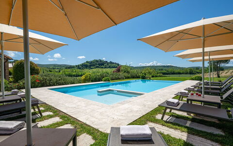 Podere Bellaria 18+2: Mountainous Landforms, Swimming Pool, Hill, Mountain, Land Lot, Garden, Resort, Outdoor Furniture, Mountain Range, Hill Station