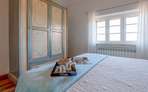 Villa Elena 9+1: Camera Da Letto, Interior Design, Legna, Letto, Mobilia, Pavimento, Camera, Lenzuolo, Pavimentazione, Bedding