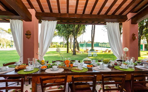 Villa Elisa 16: Mobilia, Tavolo, Sedia, Giardino, Mobili Da Esterno, Prato, Shade, Ricorrere, Cucina & Sala Da Pranzo Tavolo, Cortile