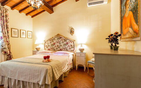Villa Elisa 16: Mobilia, Interior Design, Camera Da Letto, Letto, Tessile, Pavimentazione, Lenzuolo, Pavimento, Bedding, Biancheria
