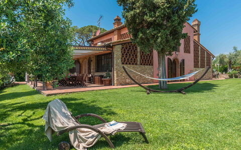 Villa Gino 8+2: Estate, Garden, Hacienda, Farmhouse, Lawn, Villa, Yard, Landscaping, Mansion, Eco Hotel