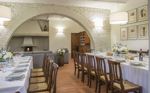 Le Caselle 26: Furniture, Interior Design, Table, Ceiling, Chair, Lighting, Tableware, Dining Room, Kitchen & Dining Room Table, Room