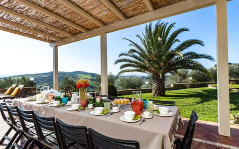 Il Poggiarellino 14: Mobilia, Tavolo, Sedia, Cucina & Sala Da Pranzo Tavolo, Ricorrere, Mobili Da Esterno, Eco Hotel, Shade, Tavolo Esterno, Giardino