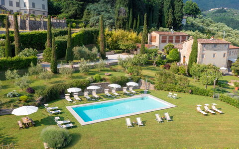 Villa Primo Sole 22: Garden, Resort, Landscaping, Plantation, Estate, Botanical Garden, Hacienda, Lawn, Yard, Hedge