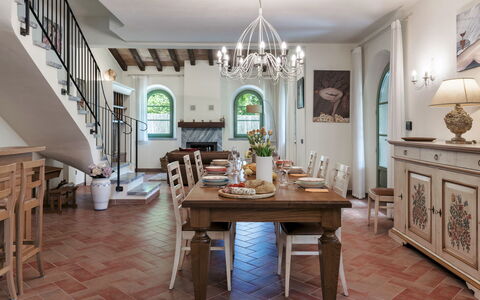 Villa Elsa 6: Mobilia, Interior Design, Pavimentazione, Legna, Pavimento, Sala Da Pranzo, Tavolo, Cucina & Sala Da Pranzo Tavolo, Sedia, Soffitto