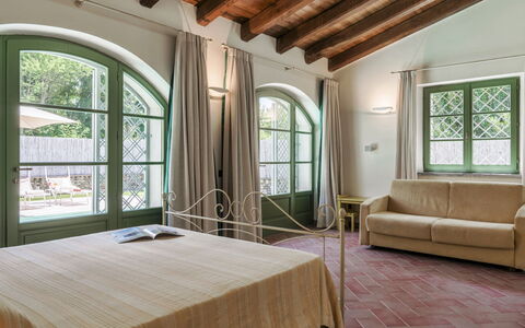 Villa Elsa 6: Mobilia, Interior Design, Soffitto, Pavimentazione, Casa, Camera, Camera Da Letto, Letto, Sedia, Telaio Del Letto