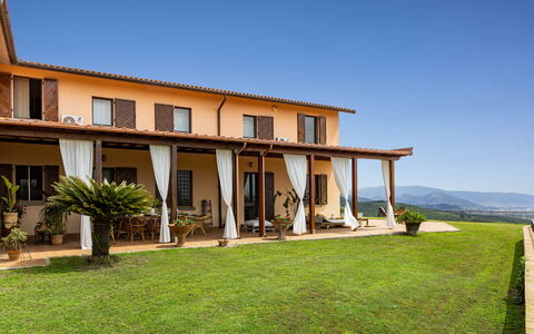 Villa Desiderio 9: Ricorrere, Portico, Eco Hotel, Estate, Villa, Balcone, Hotel, Agriturismo, Mobili Da Esterno, Hacienda