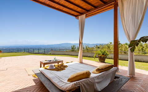 Villa Desiderio 9: Pavimentazione, Mobilia, Pavimento, Ricorrere, Interior Design, Soffitto, Eco Hotel, Piscina, Sedia, Pavimento In Legno