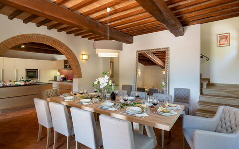 La Villa Nell'Isola Verde 12: Mobilia, Interior Design, Tavolo, Sedia, Legna, Pavimentazione, Soffitto, Cucina & Sala Da Pranzo Tavolo, Sala Da Pranzo, Illuminazione