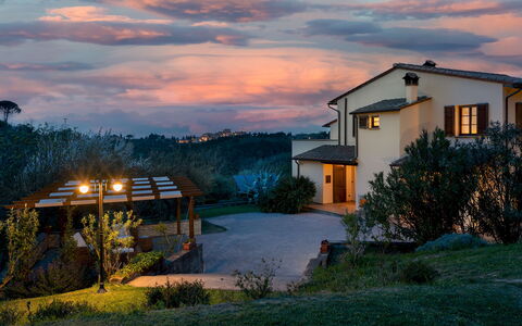 La Villa Nell'Isola Verde 12: Paesaggio, Casa, Area Rurale, Villetta, Crepuscolo, Estate, Sera, Agriturismo, Eco Hotel, Villa