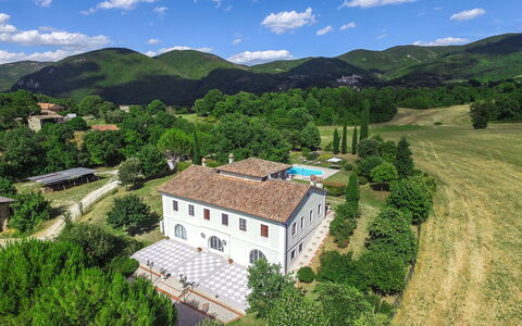 Tenuta Astolfi 12+3: Grass, House, Estate, Landscape, Home, Land Lot, Farmhouse, Rural Area, Lawn, Hacienda