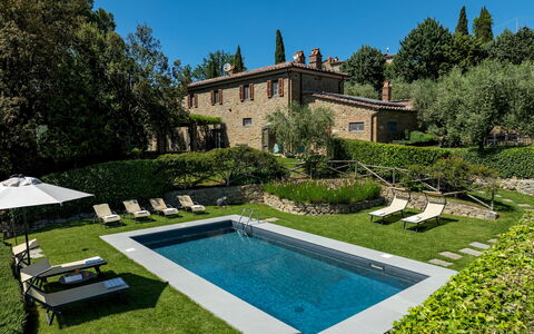 Tenuta Sagherina 8: Piscina, Arbusto, Giardino, Landscaping, Backyard, Estate, Villa, Prato, Cortile, Cortile