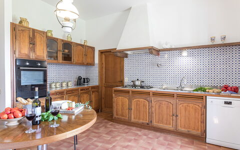 Tenuta Sagherina 8: Cucina, Controsoffitto, Interior Design, Cabinetry, Pavimentazione, Legna, Pavimento, Elettrodomestico Da Cucina, Apparecchio Major, Mobilia