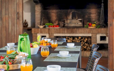 Tenuta Sagherina 8: Cibo, Mobilia, Tavola, Frutta, Tavolo, Serveware, Interior Design, Dishware, Produrre, Piatto