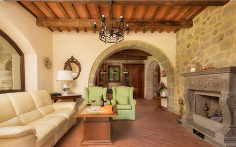 Casale del Castagneto 8: Mobilia, Interior Design, Parete, Pavimentazione, Legna, Soffitto, Pavimento, Tavolo, Soggiorno, Illuminazione