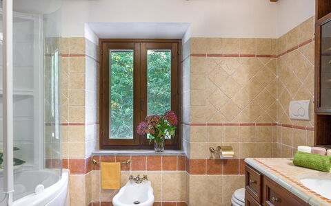Casale del Castagneto 8: Interior Design, Parete, Idraulico Fixture, Pavimentazione, Bagno, Rubinetto, Lavello, Pavimento, Idraulico, Piastrella