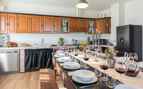 Casale Bella Vita 8+4: Mobilia, Cucina, Elettrodomestico Da Cucina, Controsoffitto, Apparecchio Major, Interior Design, Cabinetry, Pavimentazione, Legna, Elettrodomestico