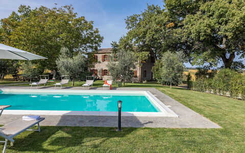 Casale le Tre Querce 8+1: Tree, Residential Area, Estate, Swimming Pool, House, Home, Lawn, Garden, Farmhouse, Hacienda