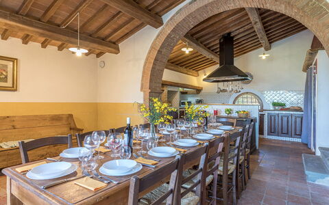 Podere Pratovecchio 14+2: Mobilia, Pavimentazione, Tavolo, Cucina & Sala Da Pranzo Tavolo, Sedia, Sala Da Pranzo, Agriturismo, Villa, Pianta Della Casa, Controsoffitto
