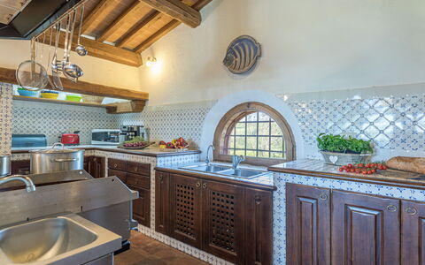 Podere Pratovecchio 14+2: Cucina, Controsoffitto, Interior Design, Pavimentazione, Soffitto, Piastrella, Elettrodomestico Da Cucina, Pavimento, Casa, Cucina Stufa