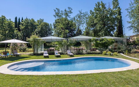 Villa Mimmina 8: Swimming Pool, Outdoor Furniture, Resort, Garden, Shade, Landscaping, Eco Hotel, Backyard, Umbrella, Leisure