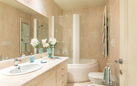 Villa Mimmina 8: Bathroom, Interior Design, Flooring, Plumbing Fixture, Bathroom Sink, Sink, Floor, Wall, Mirror, Countertop