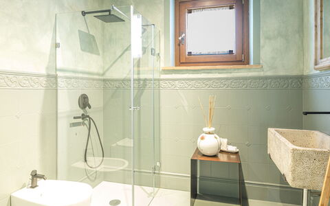Le Residenze dei Potti 12: Plumbing Fixture, Flooring, Floor, Plumbing, Bathroom, Tile, Tap, Sink, Light Fixture, Shower
