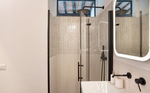 Poggio Novoli 6: Parete, Interior Design, Idraulico Fixture, Bagno, Pavimentazione, Pavimento, Idraulico, Illuminazione, Lampada, Rubinetto