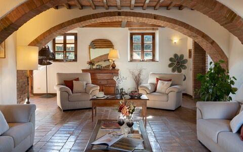Borgo Gallinaio 32: Furniture, Interior Design, Wall, Couch, Flooring, Wood, Ceiling, Table, Chair, Living Room