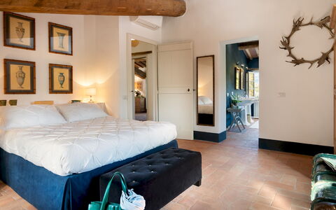 Anticiana 8: Furniture, Bed, Interior Design, Bedroom, Wall, Flooring, Floor, Bedding, Bed Sheet, Wood