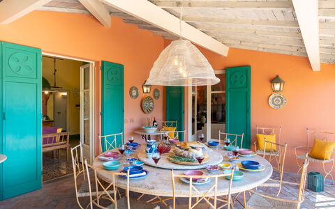 Villa Corallina 12: Mobilia, Interior Design, Sedia, Tavolo, Sala Da Pranzo, Illuminazione, Cucina & Sala Da Pranzo Tavolo, Soffitto, Casa, Lampada