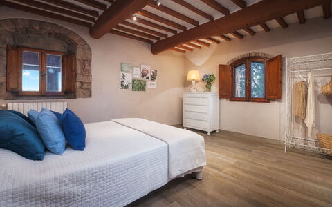 Podere Il Chiesino 8+2: Mobilia, Interior Design, Parete, Legna, Pavimentazione, Camera Da Letto, Pavimento, Letto, Casa, Camera