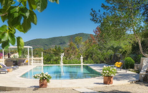 Villa Laconella 8+4: Piscina, Tempo Libero, Ricorrere, Hacienda, Estate, Eco Hotel, Vacanza, Flagstone, Shade, Vaso Di Fiori