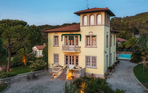 Villa Gaius 8+2: Tree, Building, Home, Residential Area, House, Facade, Shrub, Architecture, Estate, Roof